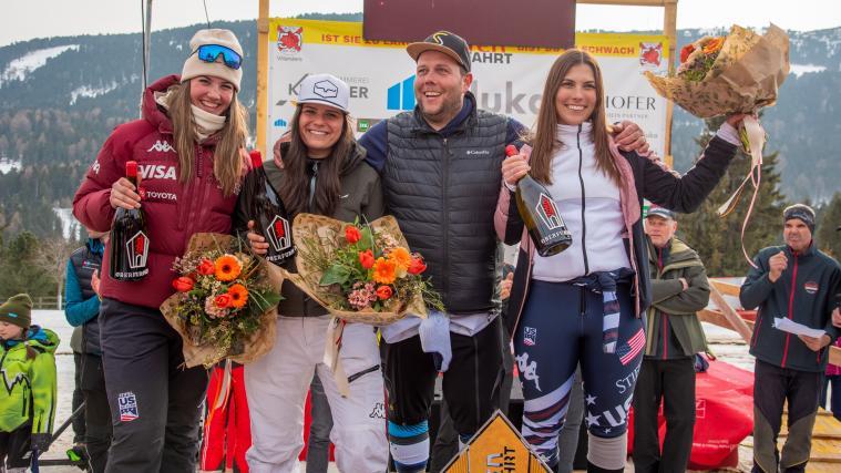 Sieger Stefan Stofner und die drei schnellsten Damen auf dem Podium. © Gruber