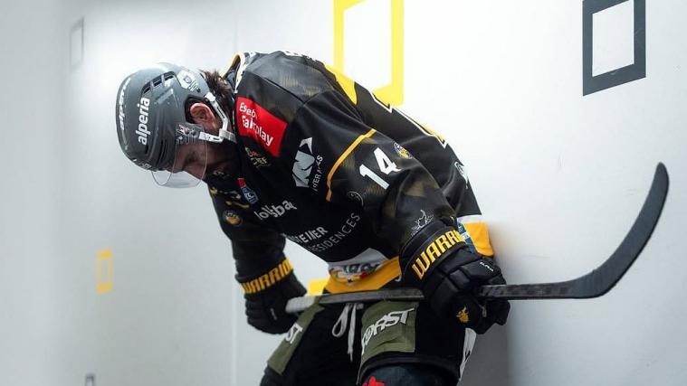 Alex Ierullo und der HCP stehen mit dem Rücken zur Wand. © Markus Ranalter/HCP