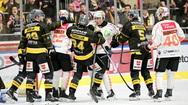 Die Wölfe (in Schwarz-Gelb) mussten sich auch im zweiten Match geschlagen geben. © HC Pustertal / I. Foppa
