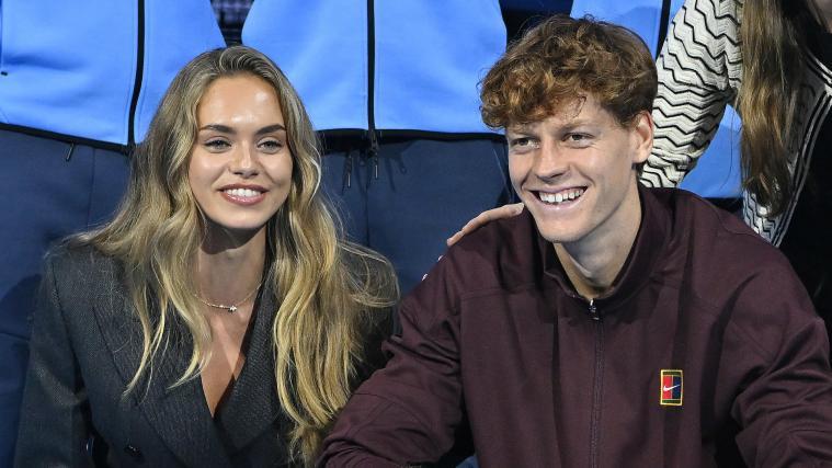Jannik Sinner und seine Freundin Laila Hasanovic. © ANSA / Alessandro Di Marco / z63