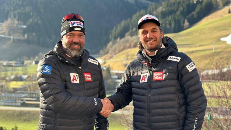 Johannes Zöchling (links) mit Christian Mitterer, dem Sportdirektor der Alpinen. © APA / UNBEKANNT