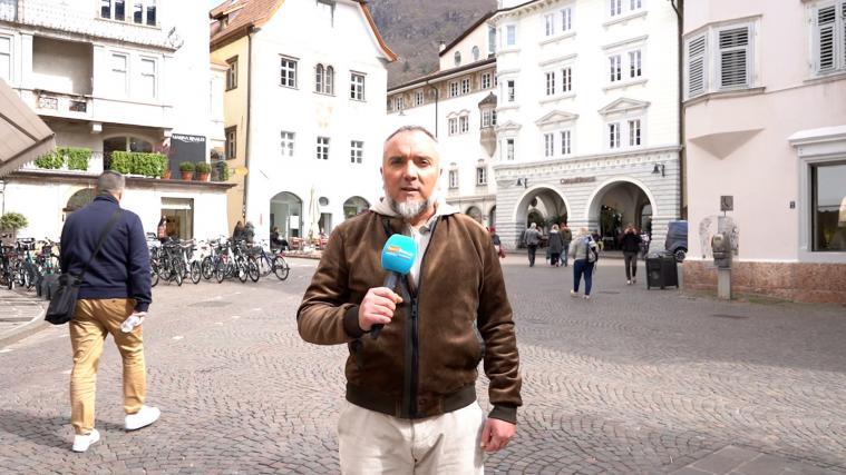 Italiens nicht enden wollender WM-Albtraum: Der viermalige Weltmeister verpasste die am Dienstagabend die Qualifikation für das dritte WM-Turnier in Folge, nachdem er im Elfmeterschießen gegen Bosnien-Herzegowina verlor. Reporter Ivo Zorzi hat sich nach dem Aus der Azzurri in Bozen umgehört. © stol