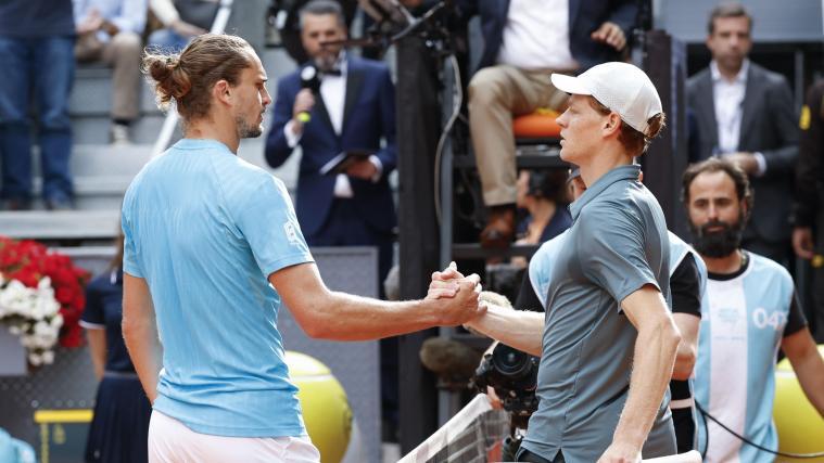 Alexander Zverev (links) hatte in den letzten Duellen gegen Jannik Sinner keine Chance. © ANSA / CHEMA MOYA