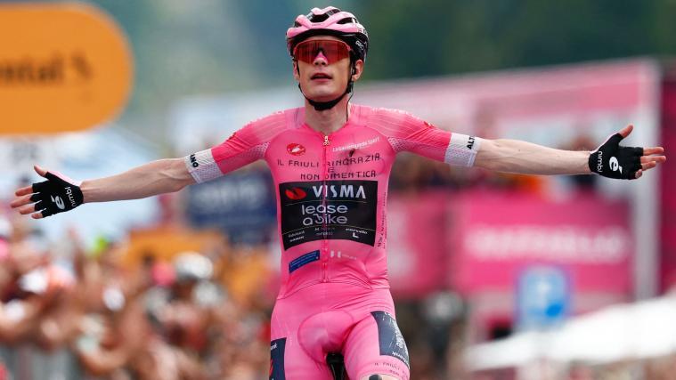 Dane Jonas Vingegaard is on the verge of Giro d'Italia victory. © APA/afp / LUCA BETTINI