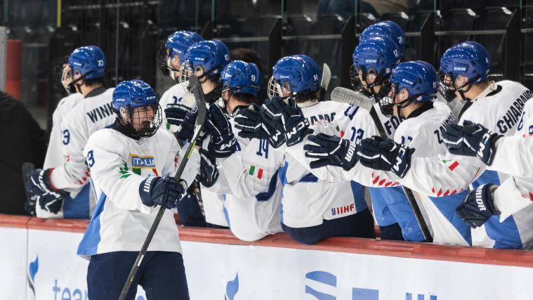 Italien bleibt drittklassig. © IIHF