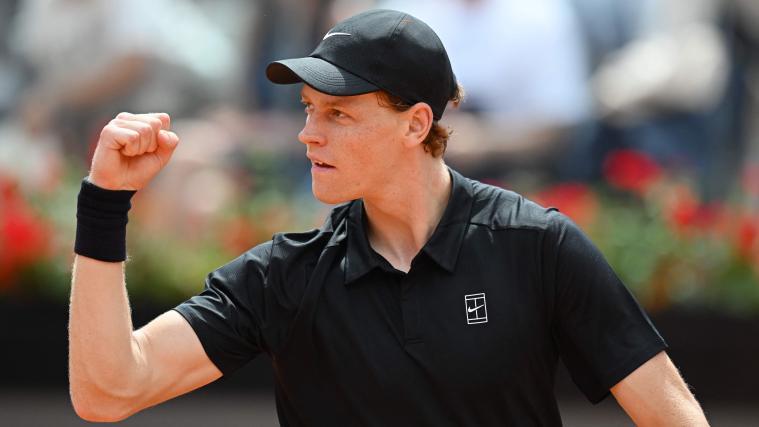 Jannik Sinner marschiert weiter ohne Satzverlust durchs Turnier in Rom. © APA/afp / TIZIANA FABI