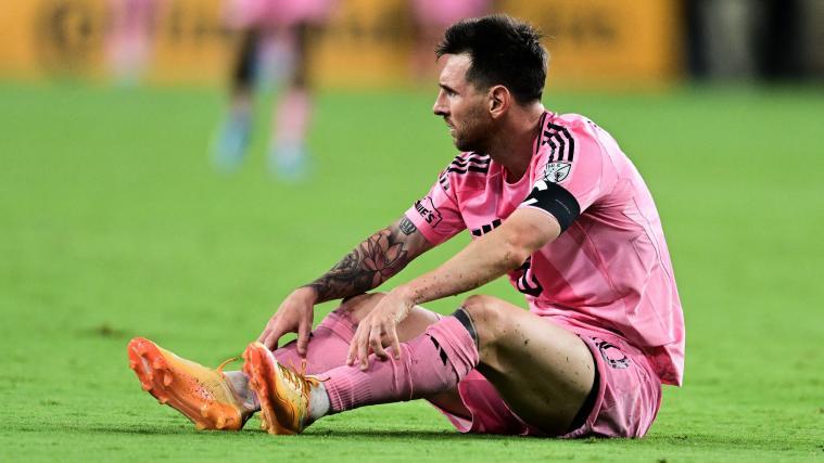 Lionel Messi verlor mit Inter Miami nach einer Drei-Tore-Führung. © APA/afp / GIORGIO VIERA