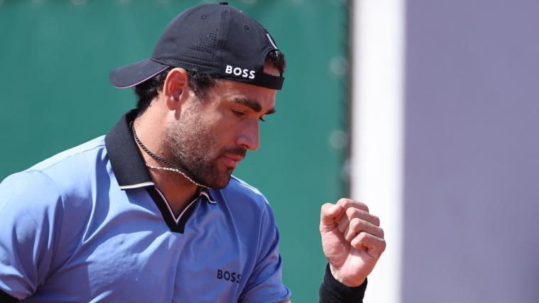 Matteo Berrettini ballt die faust. © ANSA / CHRISTOPHE PETIT TESSON