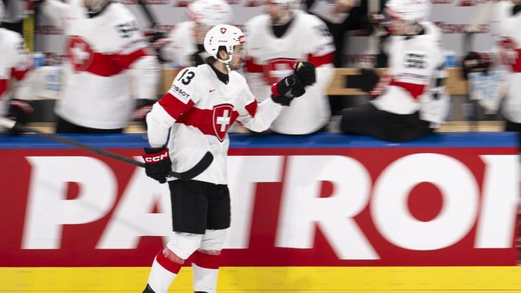 Nico Hischier scored for Switzerland. © ANSA / ANDREAS BECKER