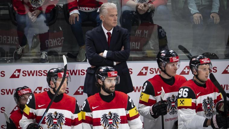 Austria, led by head coach Roger Bader, is causing a sensation at the Ice Hockey World Championship in Switzerland. © ANSA / ANDREAS BECKER
