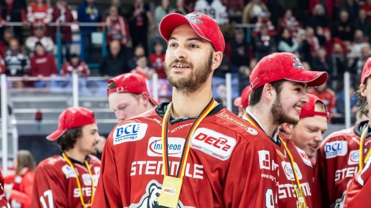 Patrick Demetz gewann mit Regensburg schon den DEL2-Titel. © Privat