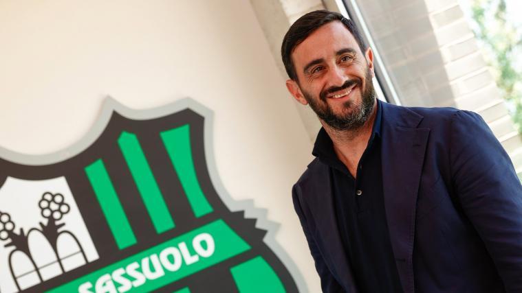 Alberto Aquilani wurde am Freitag von seinem neuen Club Sassuolo als Cheftrainer präsentiert.