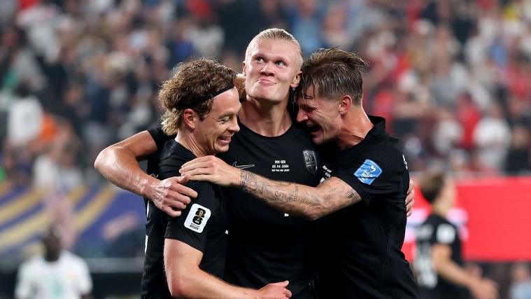 Erling Haaland hat Norwegen in die K.o.-Runde geschossen. © APA / AL BELLO