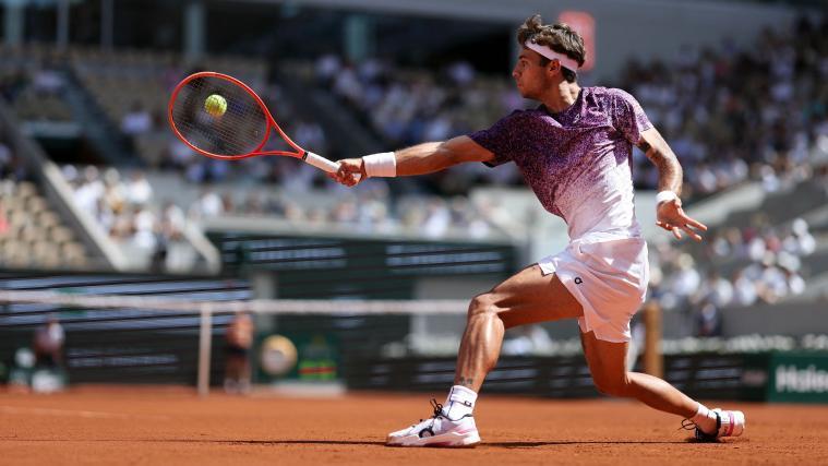 Flavio Cobolli – 24 Jahre alt und aus der Toskana – steht erstmals in einem Grand-Slam-Viertelfinale. © APA/afp / ALAIN JOCARD