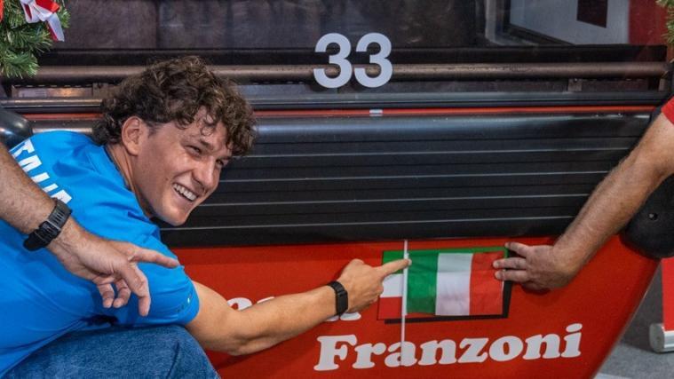 Giovanni Franzoni bei der Gondelübergabe in Kitzbühel. © alpinguin