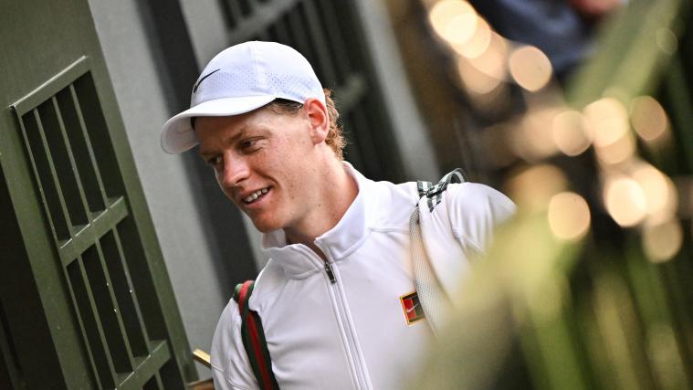 Jannik Sinner zeigte sich von seiner Wimbledon-Rückkehr begeistert. © AFP / GLYN KIRK