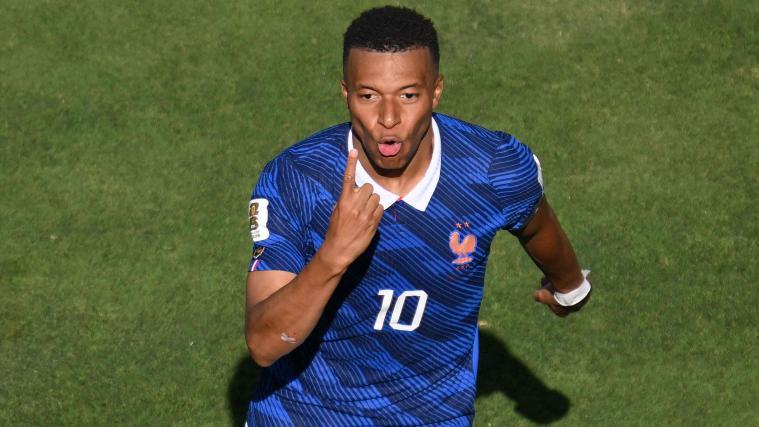 Kylian Mbappe feierte mit Frankreich einen Auftaktsieg. © APA/afp / ANGELA WEISS