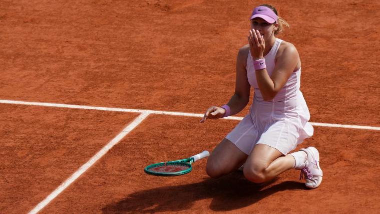 Mit 19 Jahren triumphierte Mirra Andrejewa erstmals bei einem Grand-Slam-Turnier. © APA/afp / DIMITAR DILKOFF