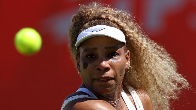 Serena Williams wird auch in Berlin aufschlagen. © APA/afp / ADRIAN DENNIS