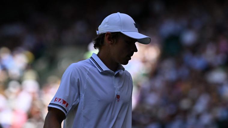 Alex De Minaur benötigt eine Auszeit. © APA/afp / KIRILL KUDRYAVTSEV