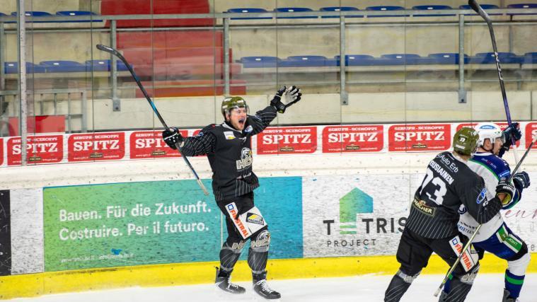 Brayden Sherbinin wird auch in Zukunft in Meran spielen.
