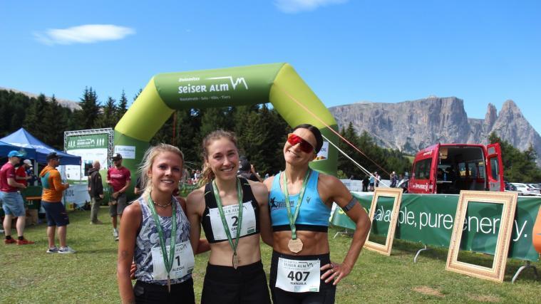 Das Podest der Frauen: Alessia Scaini, Greta Haselrieder und Manuela Serra. © Sportissimus