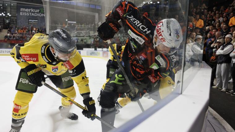 Ivan Deluca & Co. beginnen die neue Saison so, wie die alte aufgehört hat: Mit einem Spiel gegen Graz. © APA / ERWIN SCHERIAU