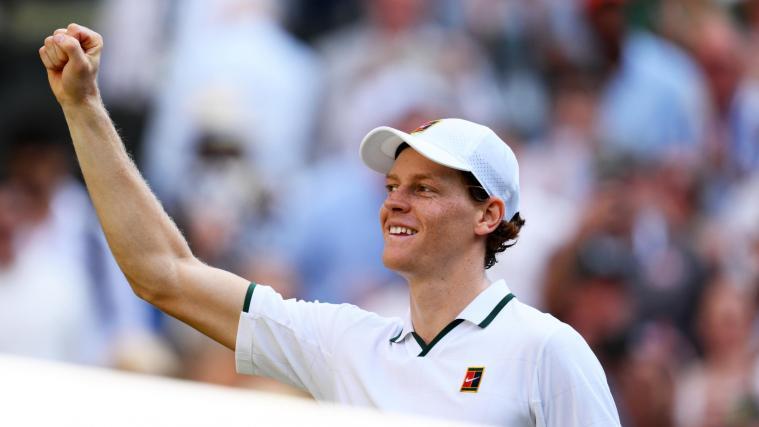 Jannik Sinner ballt die Siegerfaust: Er steht im Finale von Wimbledon. © ANSA / DANIEL HAMBURY