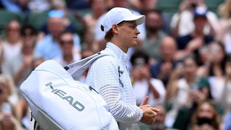 Jannik Sinner bereitet sich auf sein drittes Match in Wimbledon vor. © APA/afp / KIRILL KUDRYAVTSEV