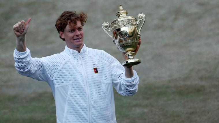 Jannik Sinner hat sich in Wimbledon zurückgemeldet. © APA/afp / ADRIAN DENNIS