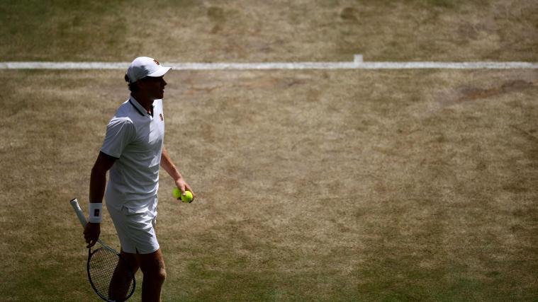 Jannik Sinner trifft auf Jan-Lennard Struff. © APA/afp / HENRY NICHOLLS