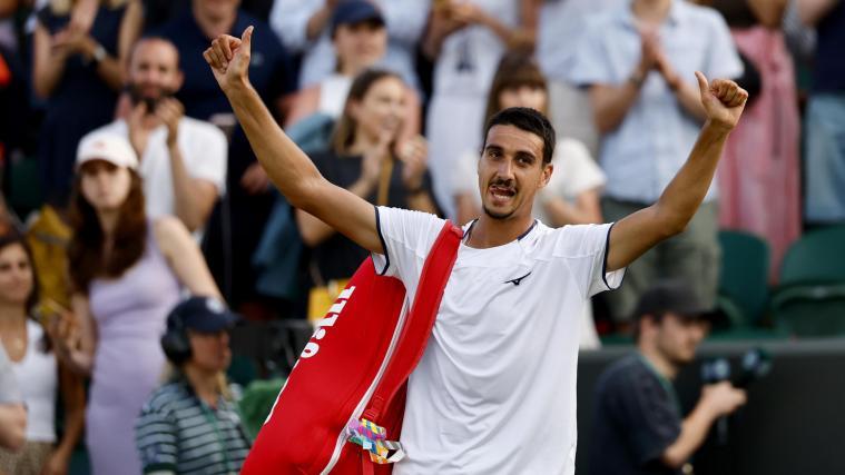 Lorenzo Sonego wurde von den Fans mit einem Applaus verabschiedet. © ANSA / TOLGA AKMEN