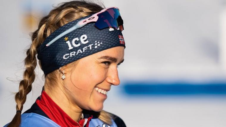 Norwegian biathlete in love with winter sports athlete. © juniarnekleiv