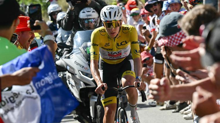 Tadej Pogacar hat einen neuen Rekord an der legendären Bergstation in Alpe d'Huez aufgestellt. © APA/afp / LOIC VENANCE