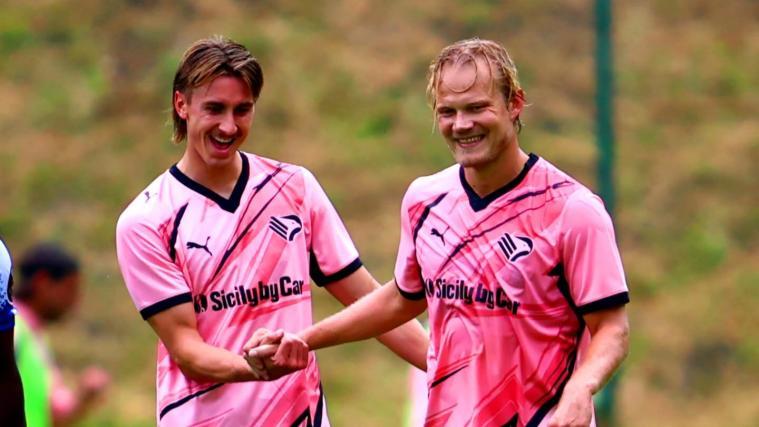 Torschützen unter sich: Joel Pohjanpalo (rechts) und Dennis Johnsen. © Facebook