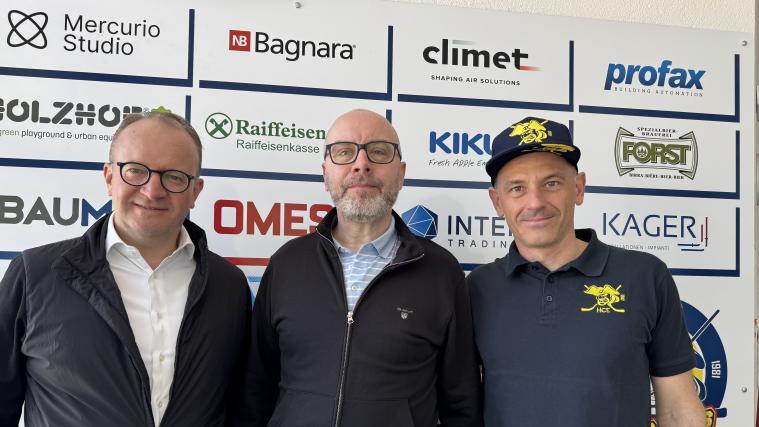 Die Macher des HC Eppan blicken zuversichtlich der kommenden IHL-Saison entgegen: Sportdirektor Alexander Hofer, Trainer Jarno Mensonen und Präsident Manfred Steiner (von links).