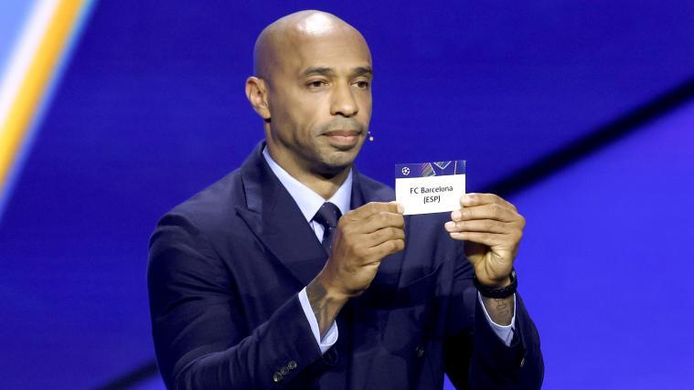 Ex-Stürmerstar Thierry Henry war eine der Losfeen am Donnerstagabend. © ANSA / SEBASTIEN NOGIER