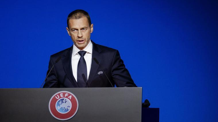 UEFA-Chef Aleksander Ceferin will hart gegen Gianni Infantino vorgehen. © APA/afp / ROBIN VAN LONKHUIJSEN