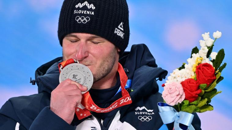 Vize-Olympiasieger Tim Mastnak in großer Trauer. © AFP / BEN STANSALL