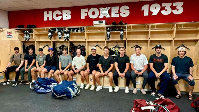 Zac Leslie, Marco Costantini, Teemu Kivihalme, Cole Schneider, Daniel Mantenuto, Dustin Gazley, Matt Bradley, Bryce Misley, Carmine Buono, Isaac Ratcliffe, Jackson van de Leest und Turner Elson sind am Montag in Bozen eingetroffen.
