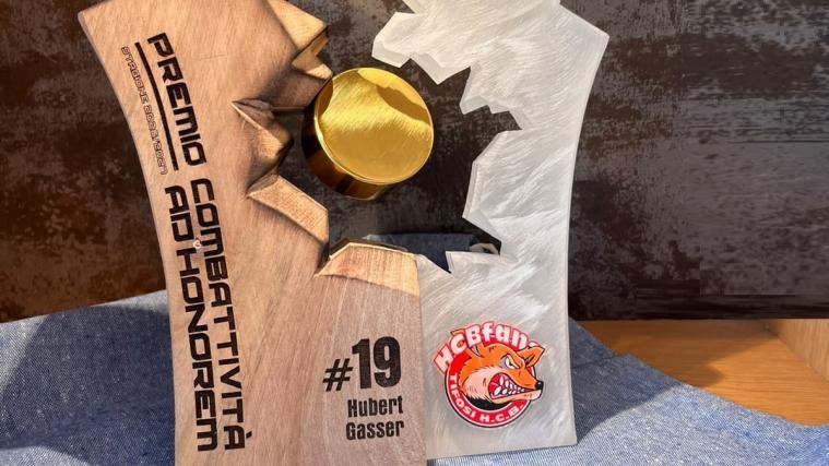 Die Fans sagen Danke: Ehrung für die HCB-Legenden.