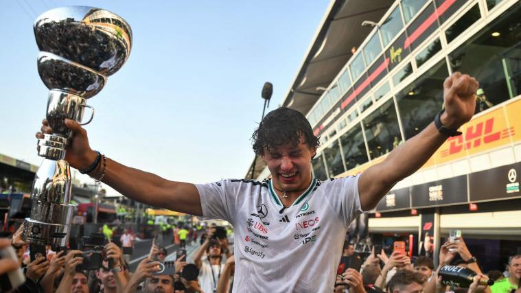 Kimi Antonelli ist der erste italienischen Monza-Sieger seit 60 Jahren. © APA/afp / MARCO BERTORELLO