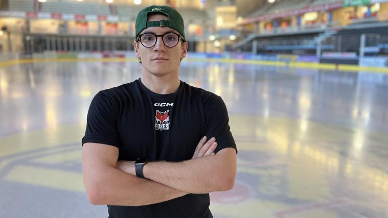 Nicolò Remolato in seinem Wohnzimmer: der Sparkasse Arena in Bozen Süd. © fop