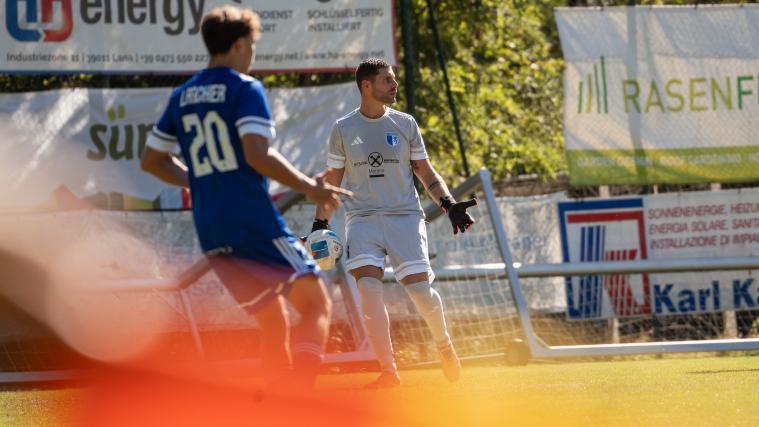 Obermais-Tormann Luca Tenderini hofft, dass er mit seiner Mannschaft am Sonntag von Beginn an voll dabei ist. © P. Schwienbacher