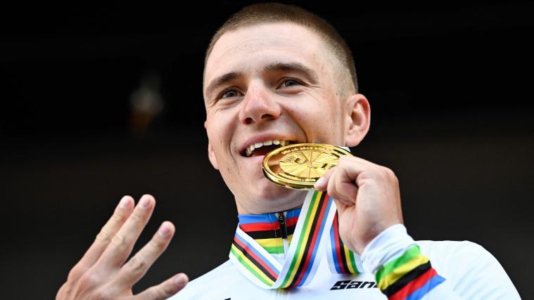 Zum vierten Mal Weltmeister: Remco Evenepoel. © APA/afp / ANDREJ IVANOV