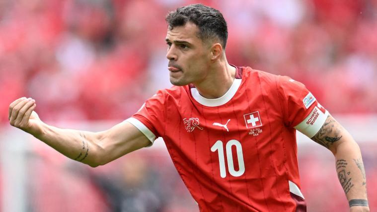 Granit Xhaka darf ab sofort wieder für sein Heimatland auflaufen. © APA/afp / KIRILL KUDRYAVTSEV