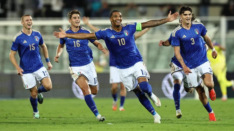 Italien-Kapitän Cher Ndour bejubelt sein Traumtor. © FIGC