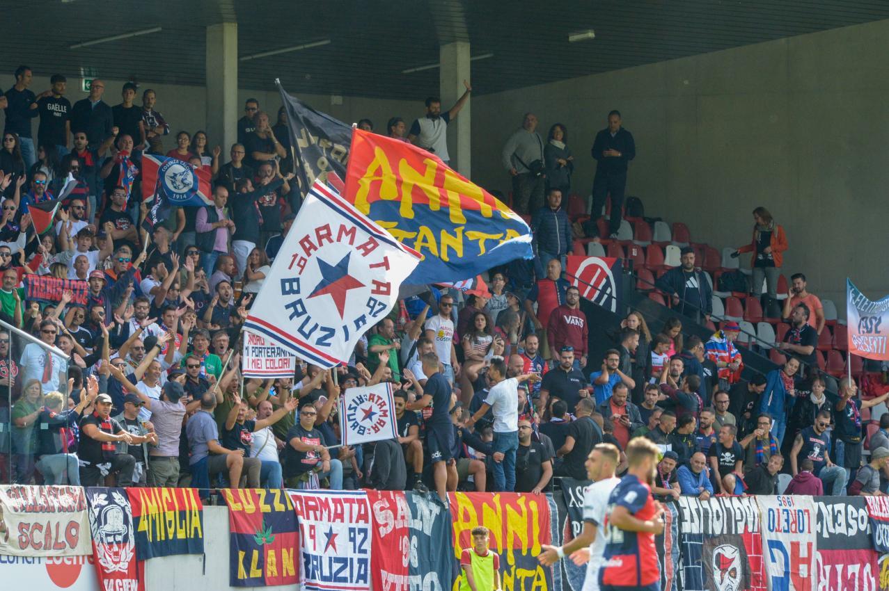 Volles Stadion Dank Reggina-Fans? FCS öffnet 2. Gäste-Sektor - Serie B ...