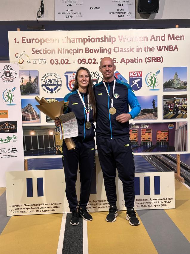 Laura Runggatscher und Tamás Kiss mit der EM-Goldenen.