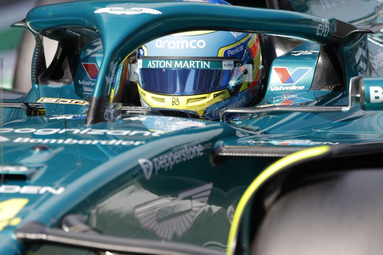 Fernando Alonso wurde von den Fans gefeiert. © APA/afp / JUAN MEDINA